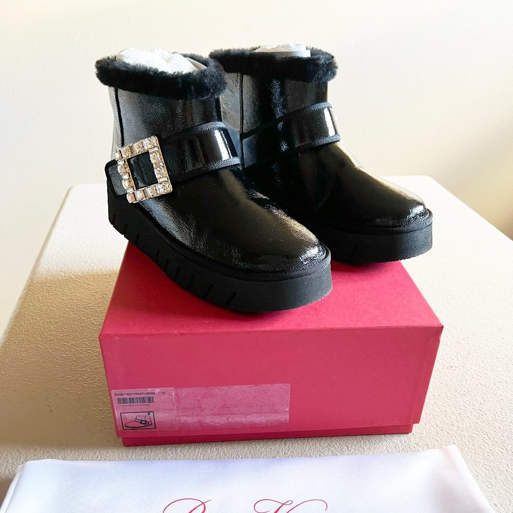 Roger Vivier Viv' Winter Fur Strass Buckle Black Patent Leather Ankle Boots EU41